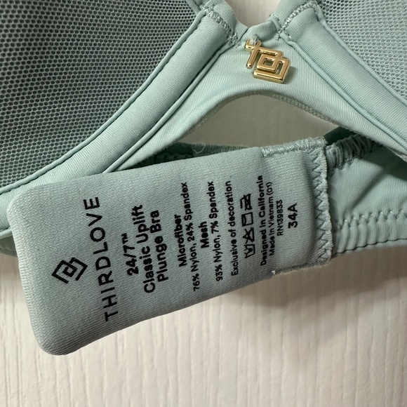 24/7® Classic Uplift Plunge Bra - Picture 2 of 3